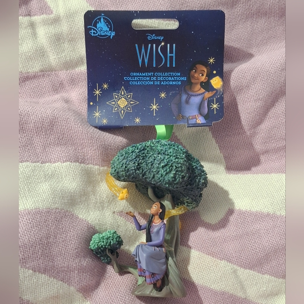Disney Store Official Wish Asha & Star Sketchbook Ornament NWT